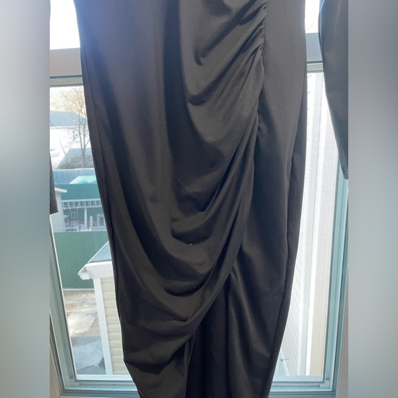 By Egreis Elegant Black Long-Sleeve Wrap Dress - Picture 3 of 6